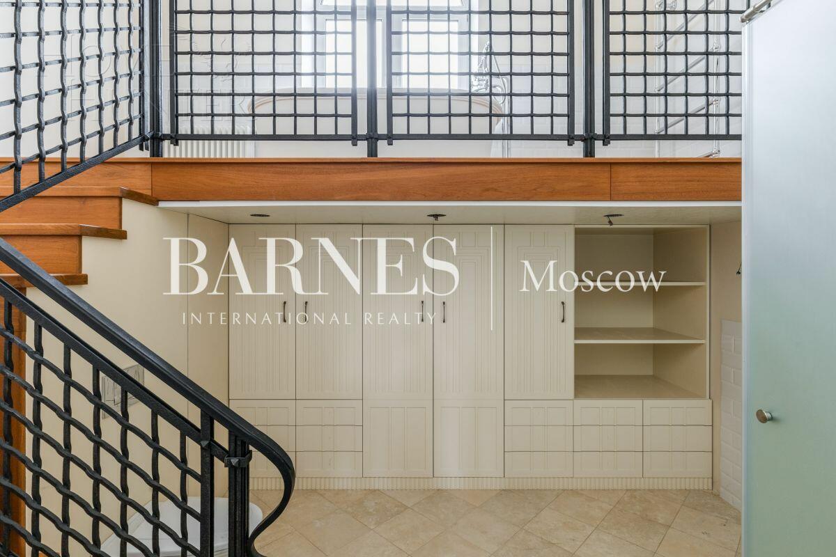 2-этажный коттедж 1 087 м² с отделкой