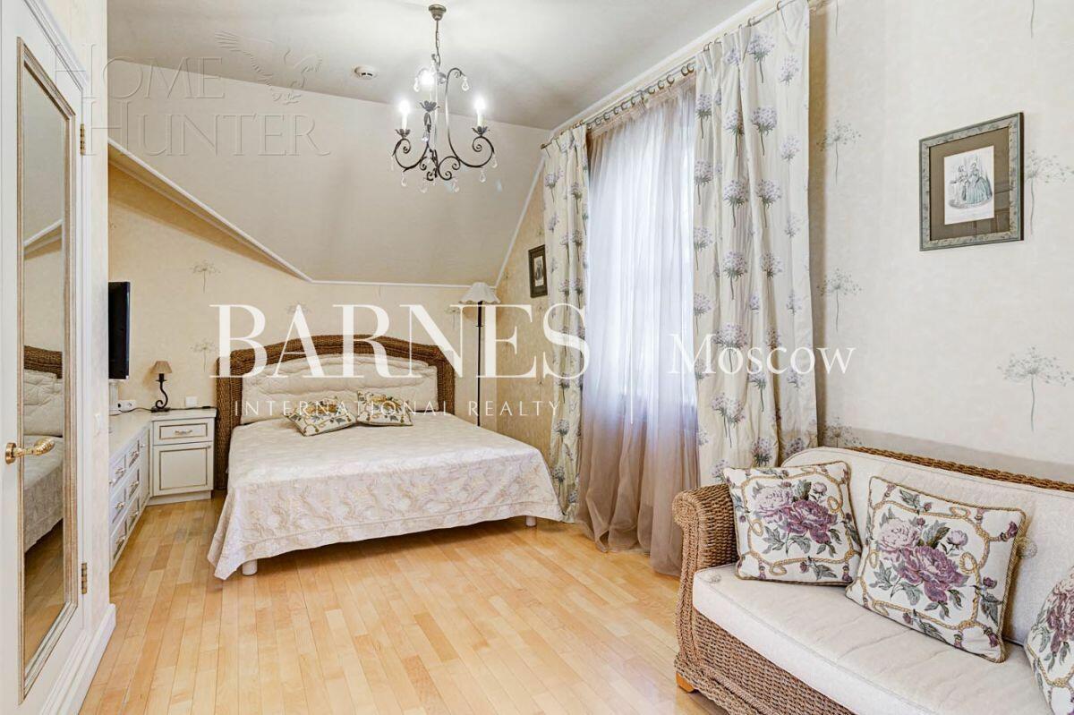 2-этажный коттедж 782.7 м² с отделкой