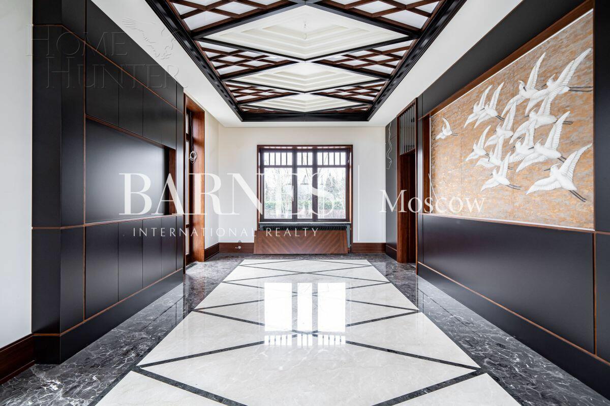 2-этажный коттедж 1 244 м² с отделкой