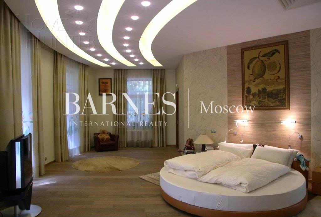 2-этажный коттедж 850 м² с отделкой