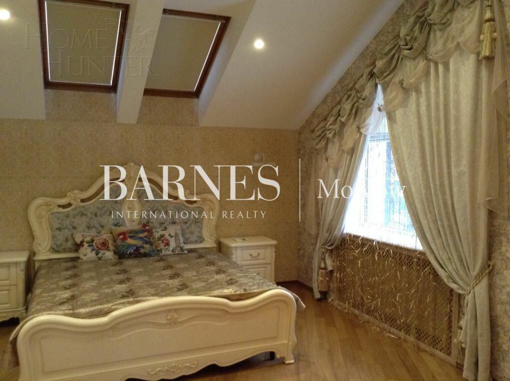 3-этажный коттедж 400 м² с отделкой