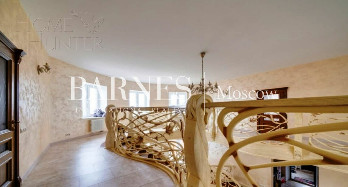 3-этажный коттедж 1 240 м² с отделкой