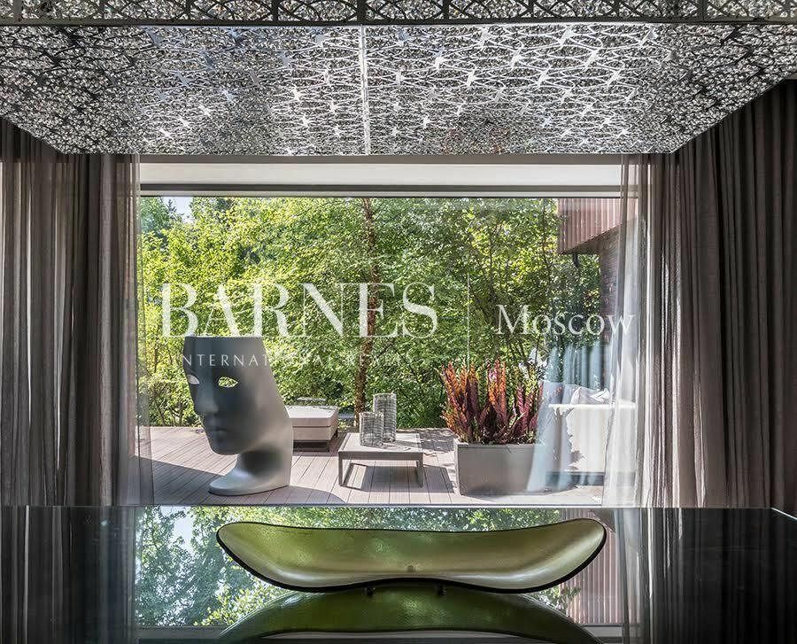 3-этажный коттедж 750 м² с отделкой