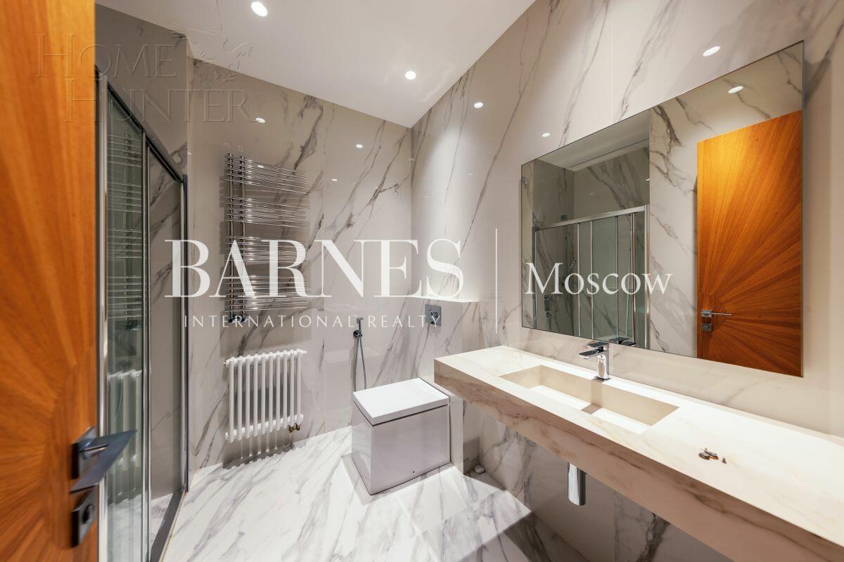 2-этажный коттедж 1 330 м² с отделкой