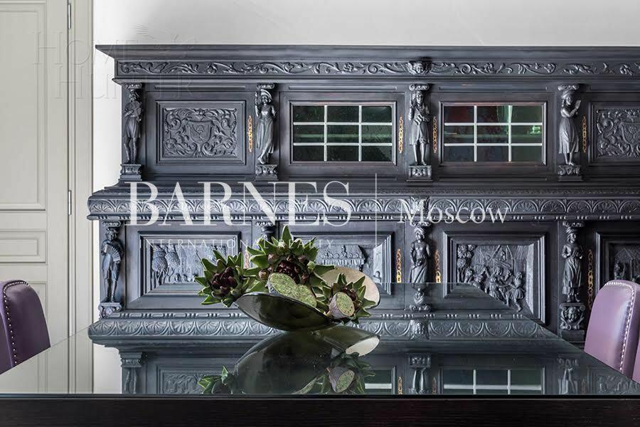 3-этажный коттедж 750 м² с отделкой