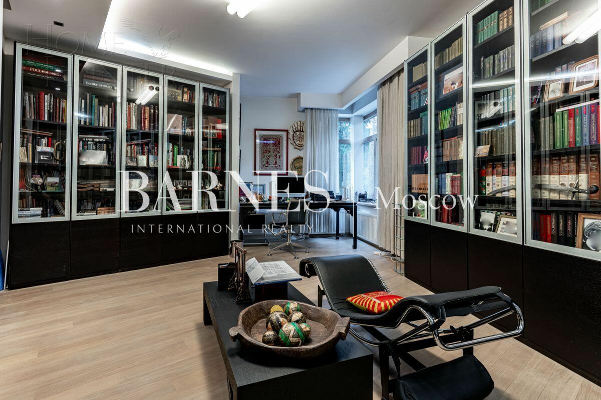 2-этажный коттедж 1 622 м² с отделкой