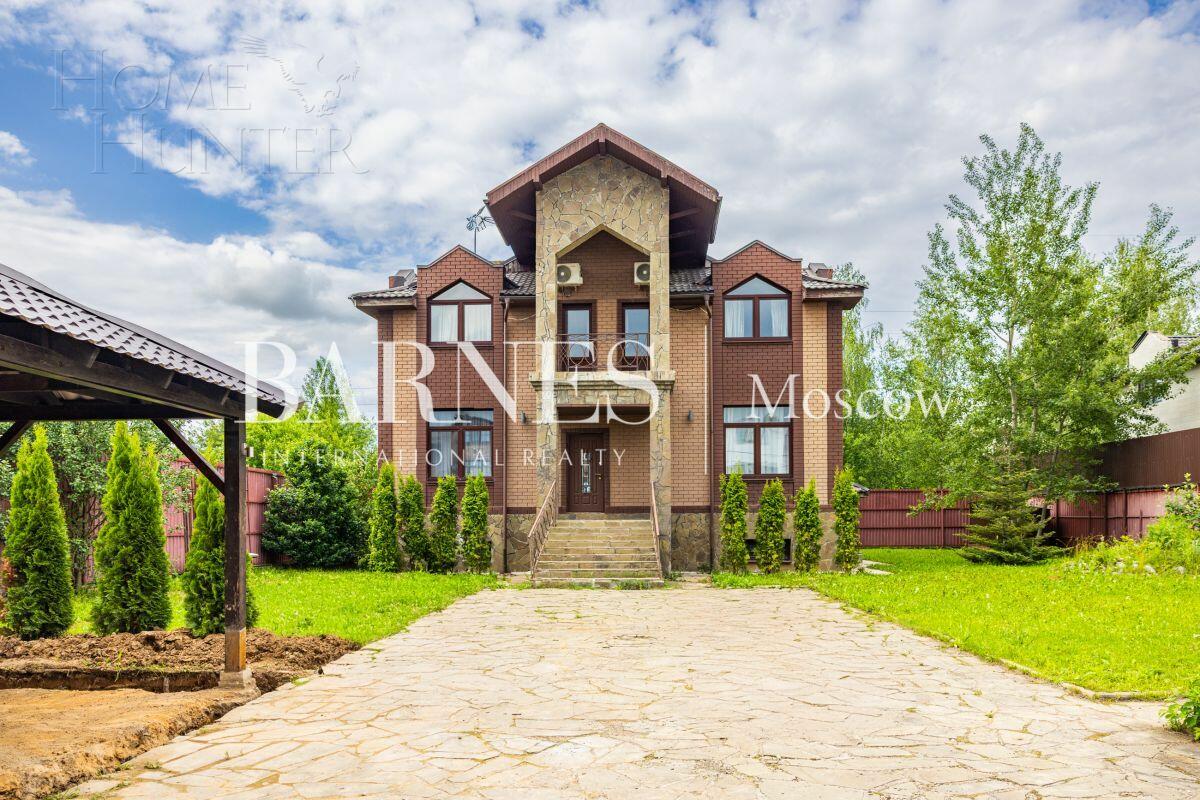 2-этажный коттедж 320 м² с отделкой