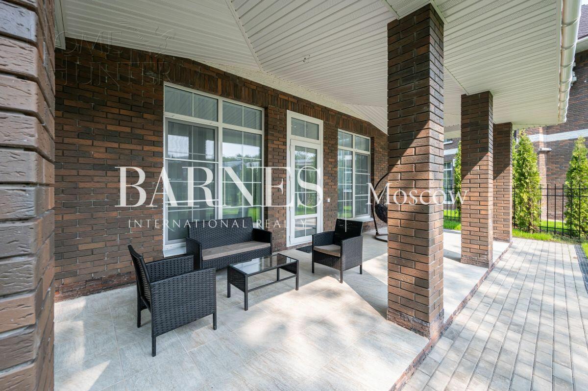 2-этажный коттедж 220 м² с отделкой