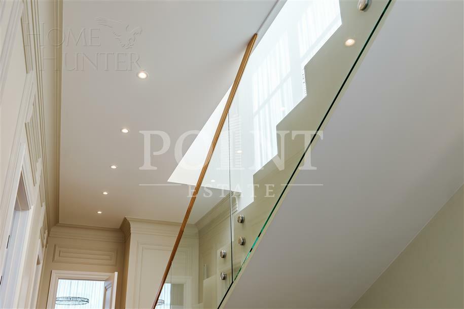 3-этажный таунхаус 287 м² с отделкой