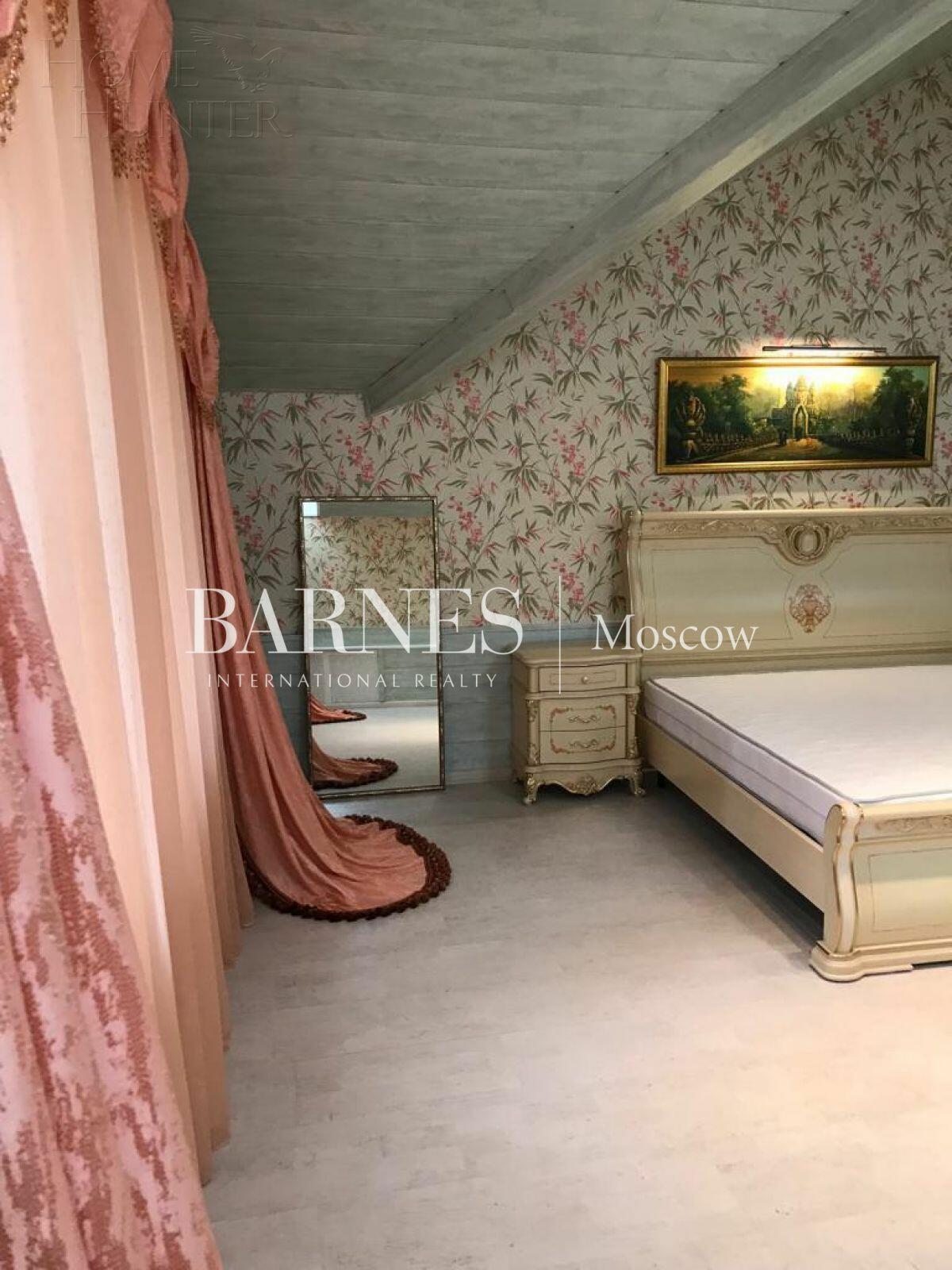 3-этажный коттедж 400 м² с отделкой