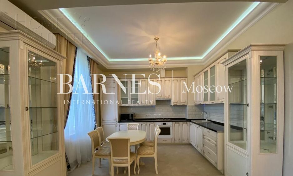 2-этажный таунхаус 320 м² с отделкой