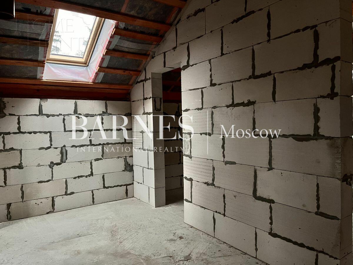 2-этажный коттедж 300 м² без отделки