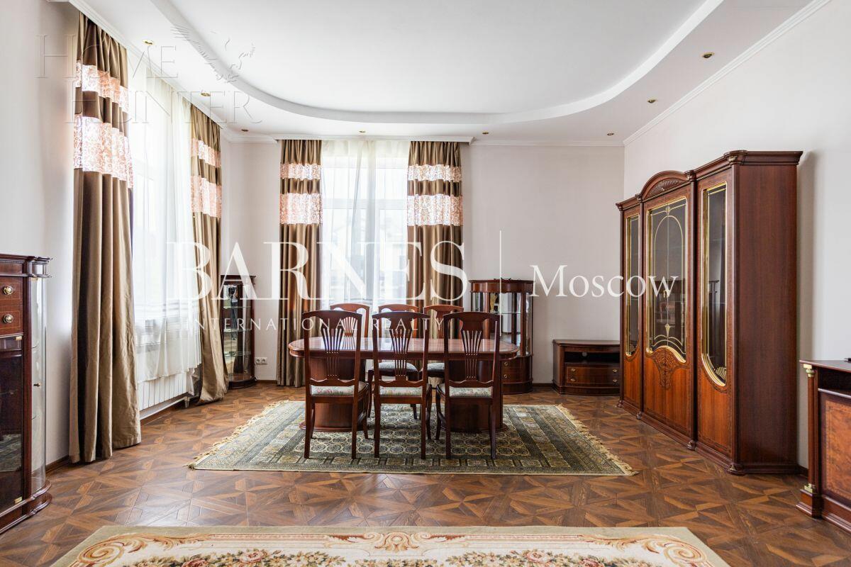 2-этажный коттедж 320 м² с отделкой