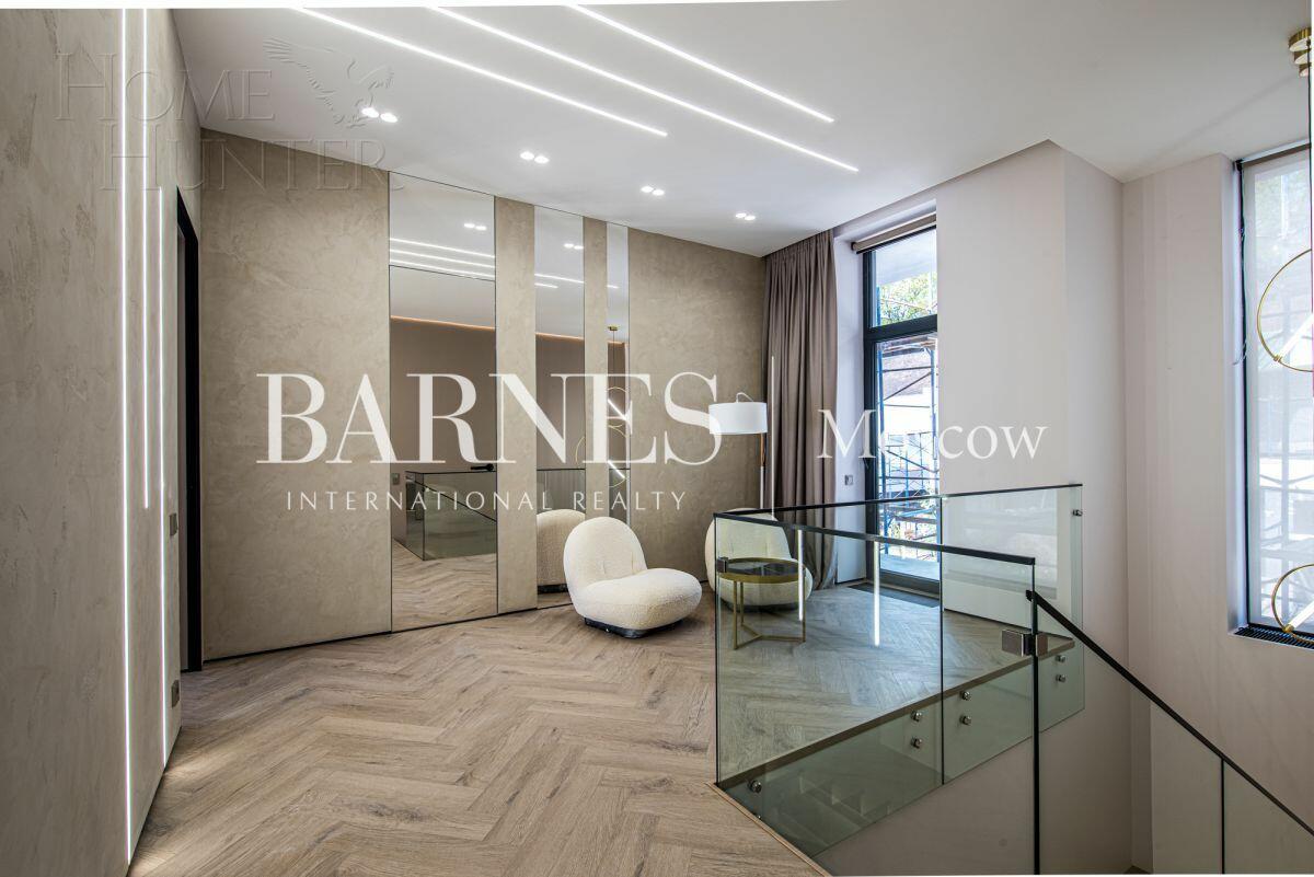 2-этажный коттедж 347 м² с отделкой