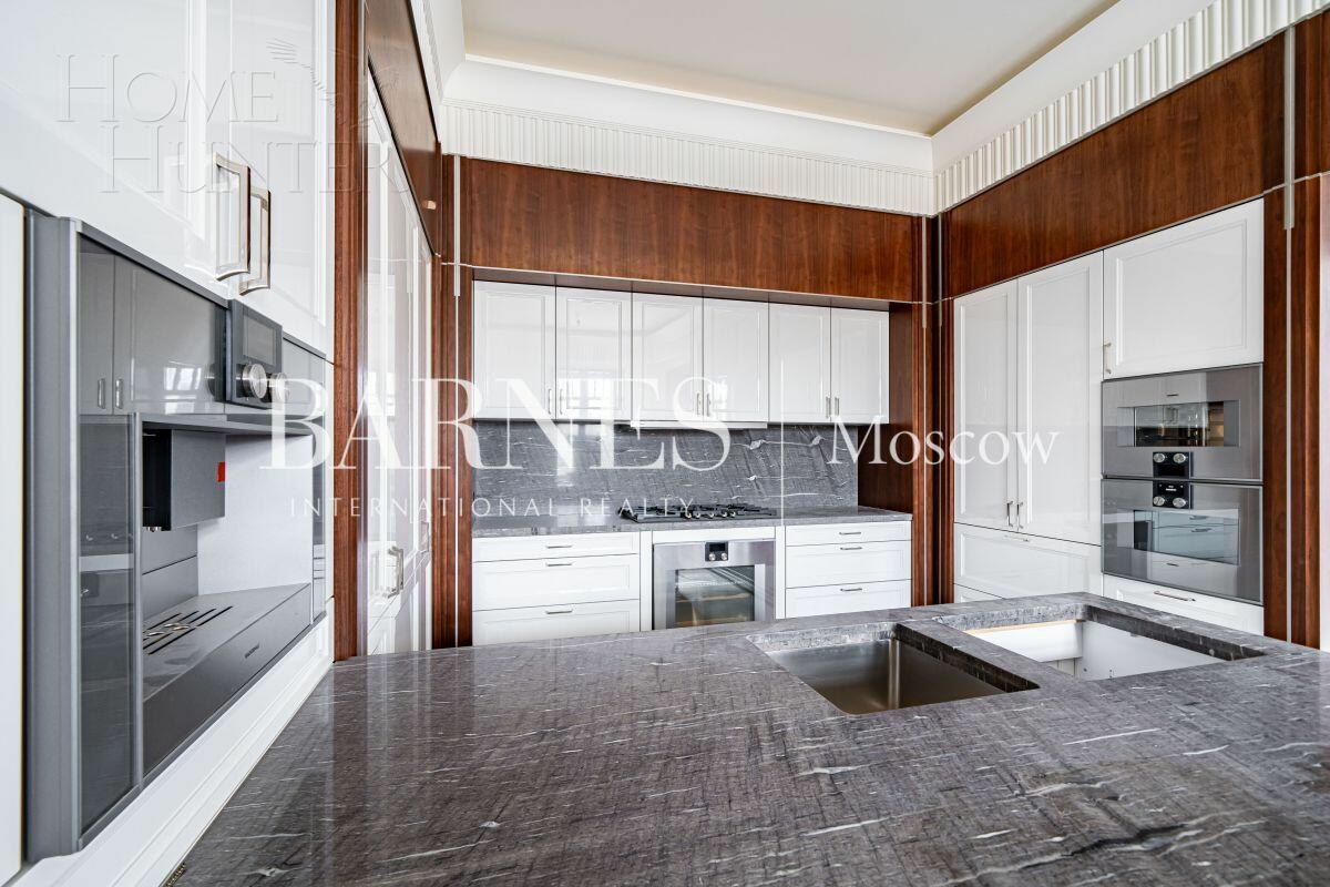 2-этажный коттедж 1 244 м² с отделкой