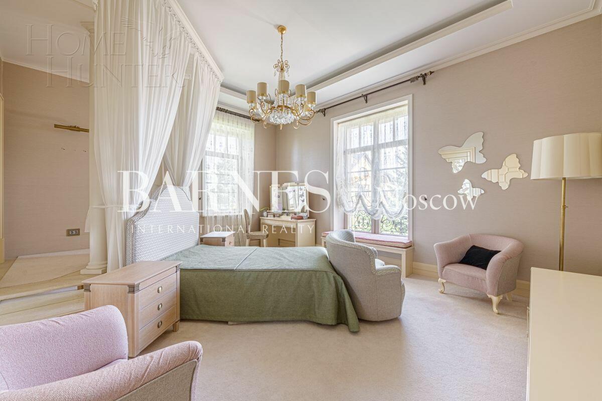 2-этажный коттедж 2 400 м² с отделкой