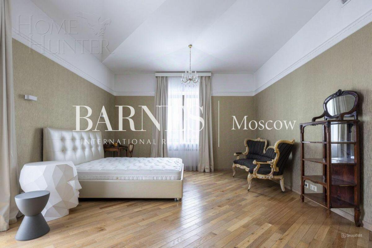 3-этажный коттедж 980 м² с отделкой