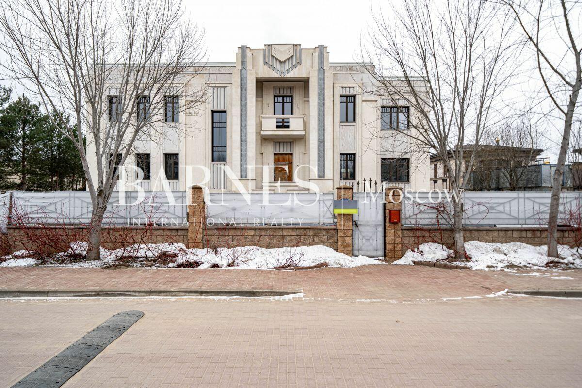 2-этажный коттедж 1 244 м² с отделкой