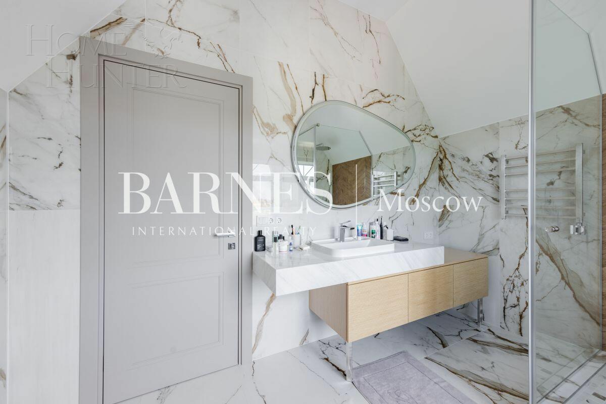 3-этажный коттедж 550 м² с отделкой