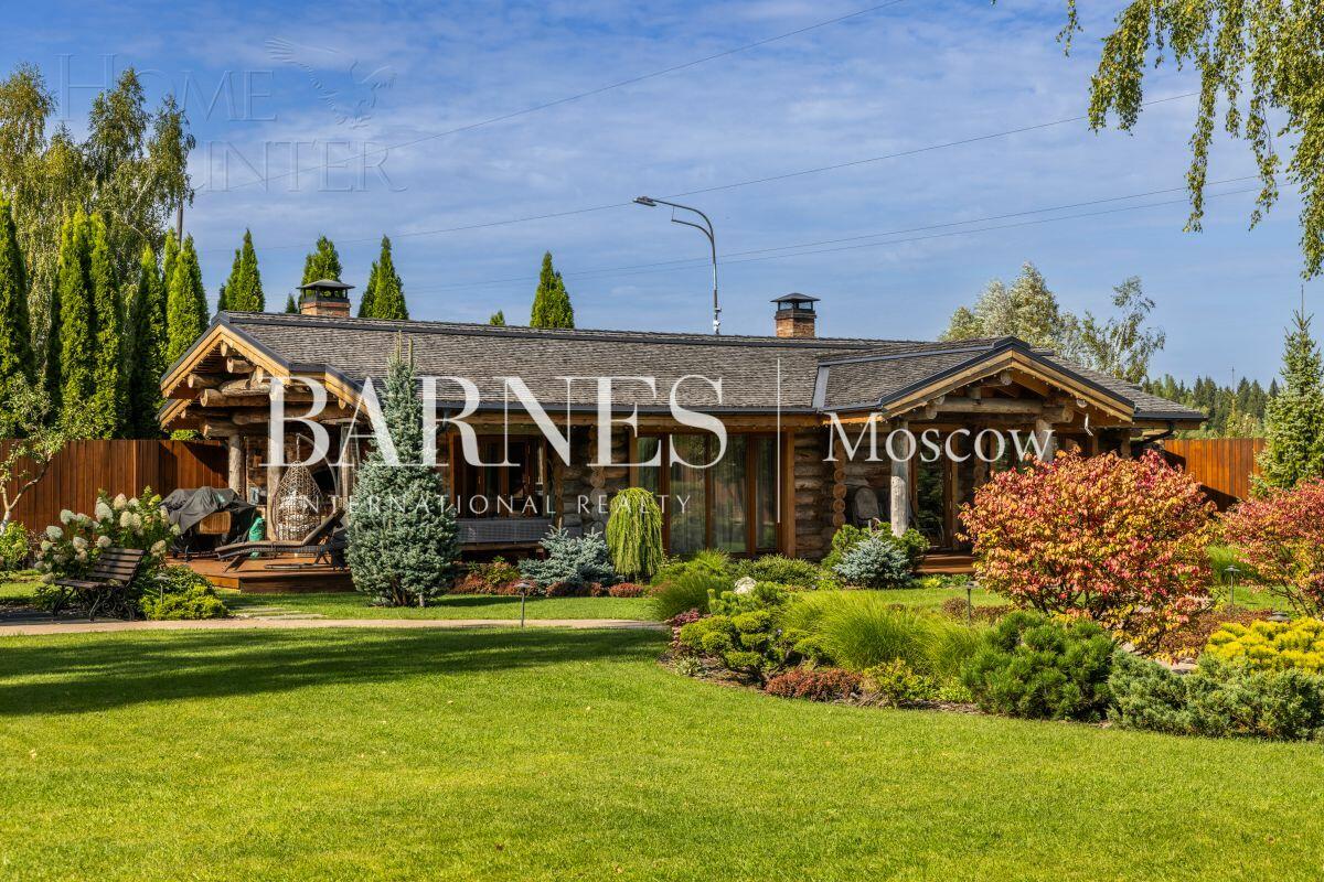 3-этажный коттедж 550 м² с отделкой