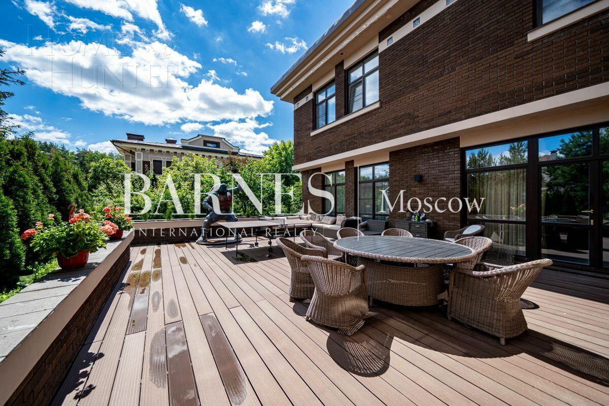 2-этажный коттедж 550 м² с отделкой