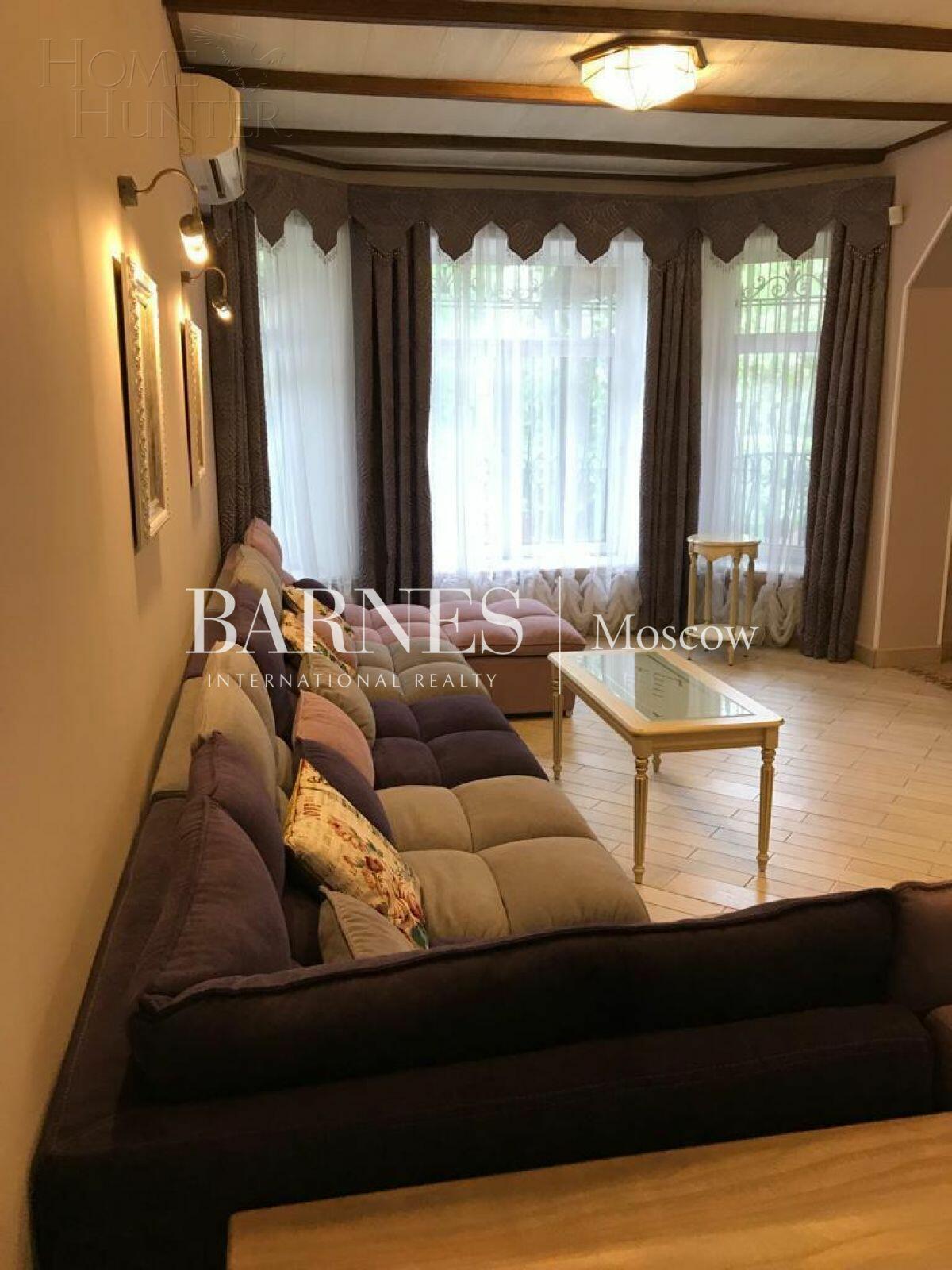 3-этажный коттедж 400 м² с отделкой