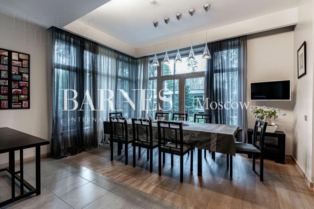 2-этажный коттедж 1 622 м² с отделкой