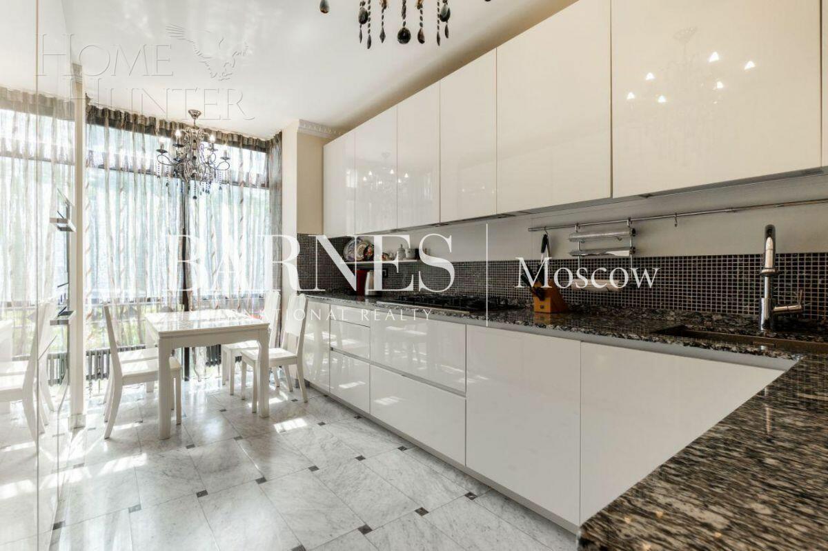 2-этажный таунхаус 330 м² с отделкой