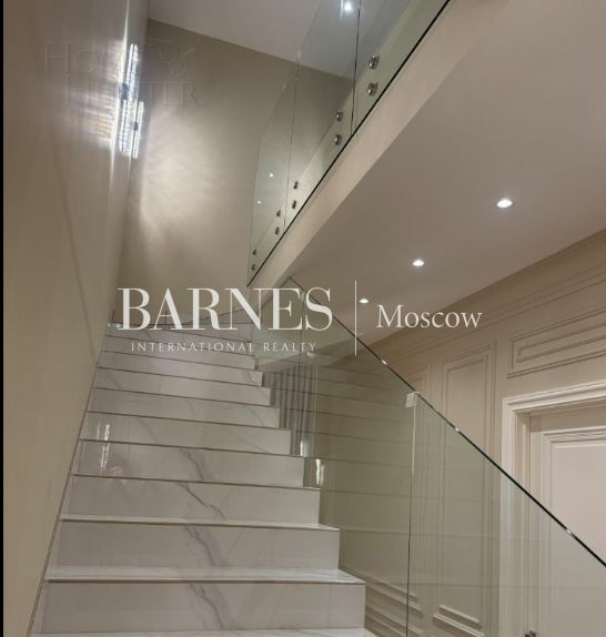 3-этажный таунхаус 287 м² с отделкой