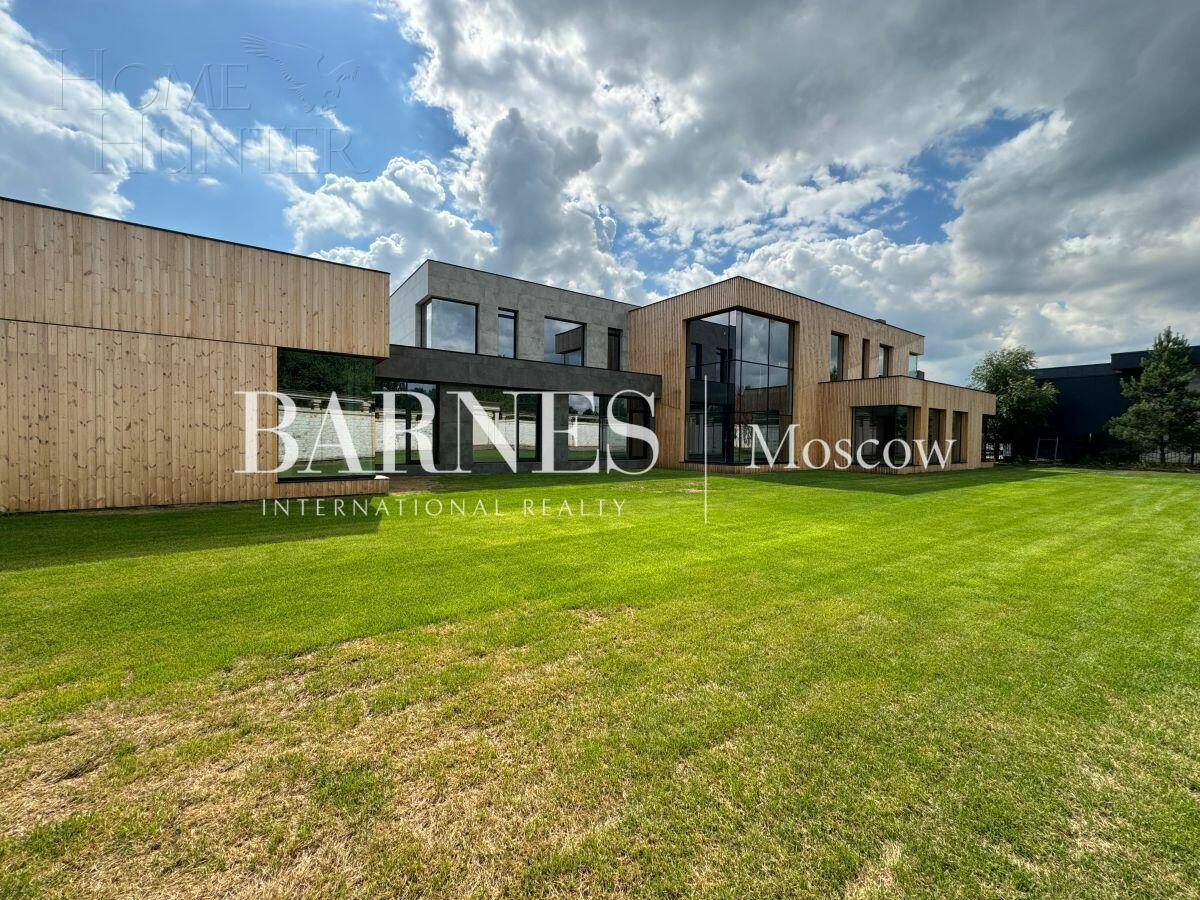 2-этажный коттедж 917.6 м² без отделки