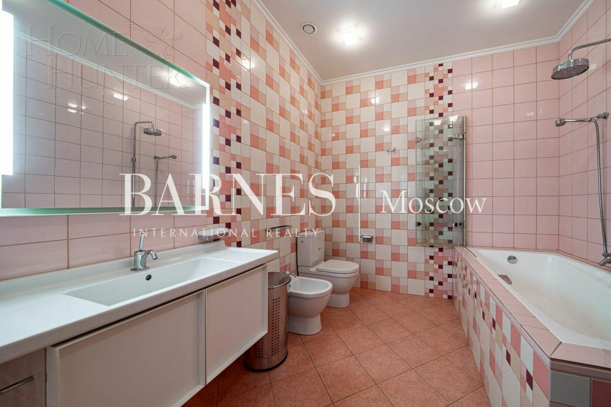 3-этажный коттедж 633 м² с отделкой