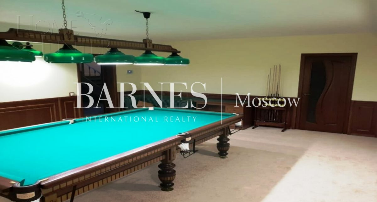 3-этажный коттедж 1 240 м² с отделкой