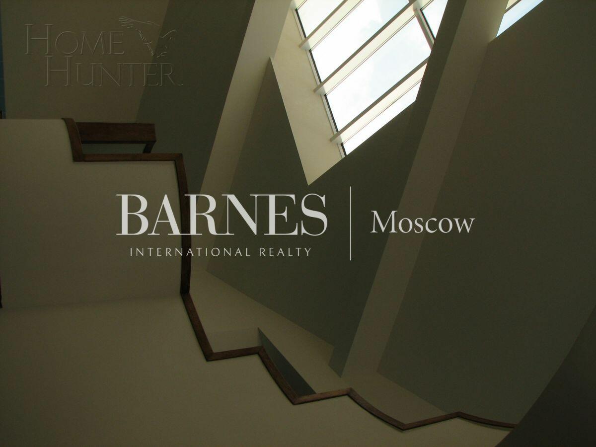 2-этажный коттедж 1 600 м² без отделки