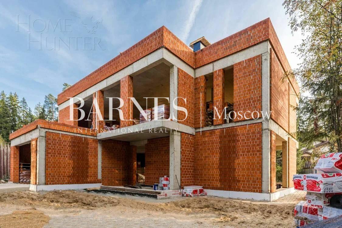 2-этажный коттедж 520 м² без отделки