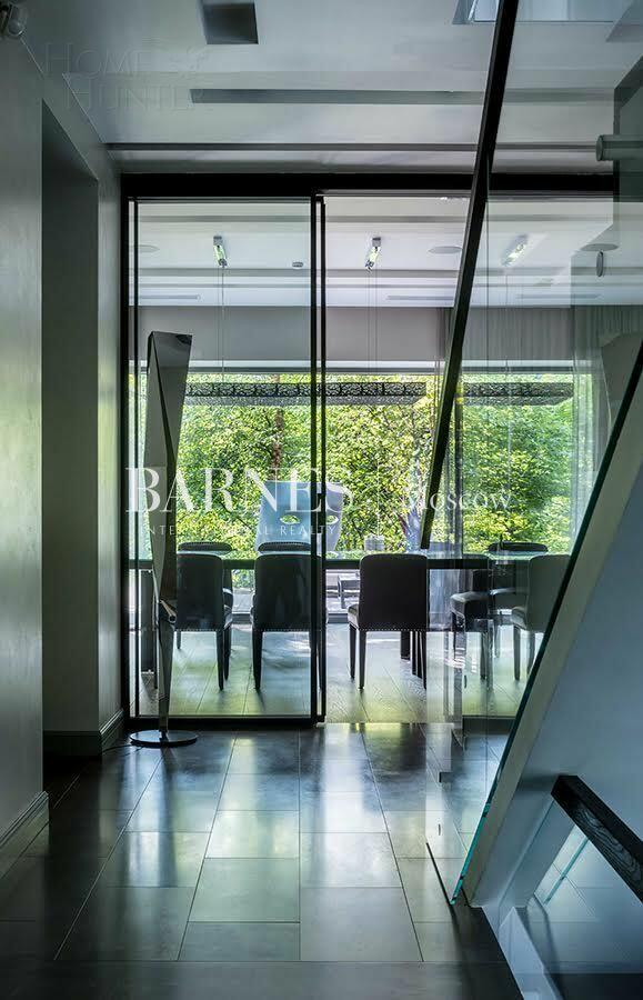 3-этажный коттедж 750 м² с отделкой