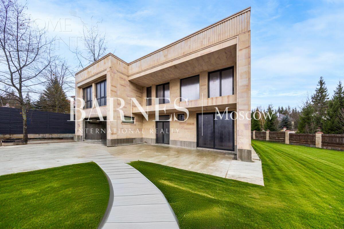 2-этажный коттедж 830 м² без отделки