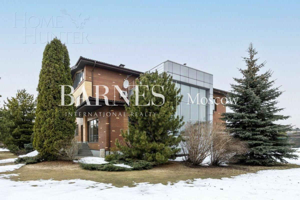 3-этажный коттедж 980 м² с отделкой