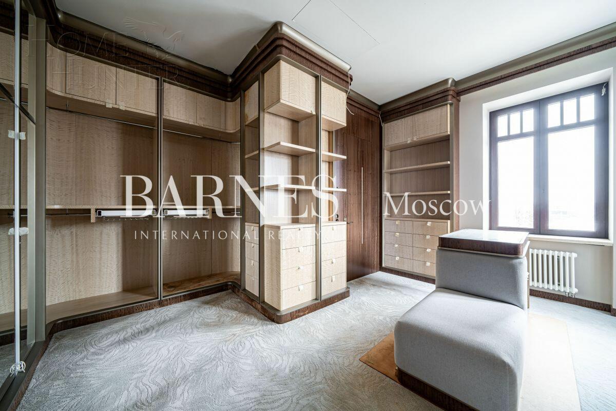 2-этажный коттедж 1 244 м² с отделкой