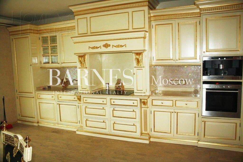 2-этажный коттедж 550 м² с отделкой