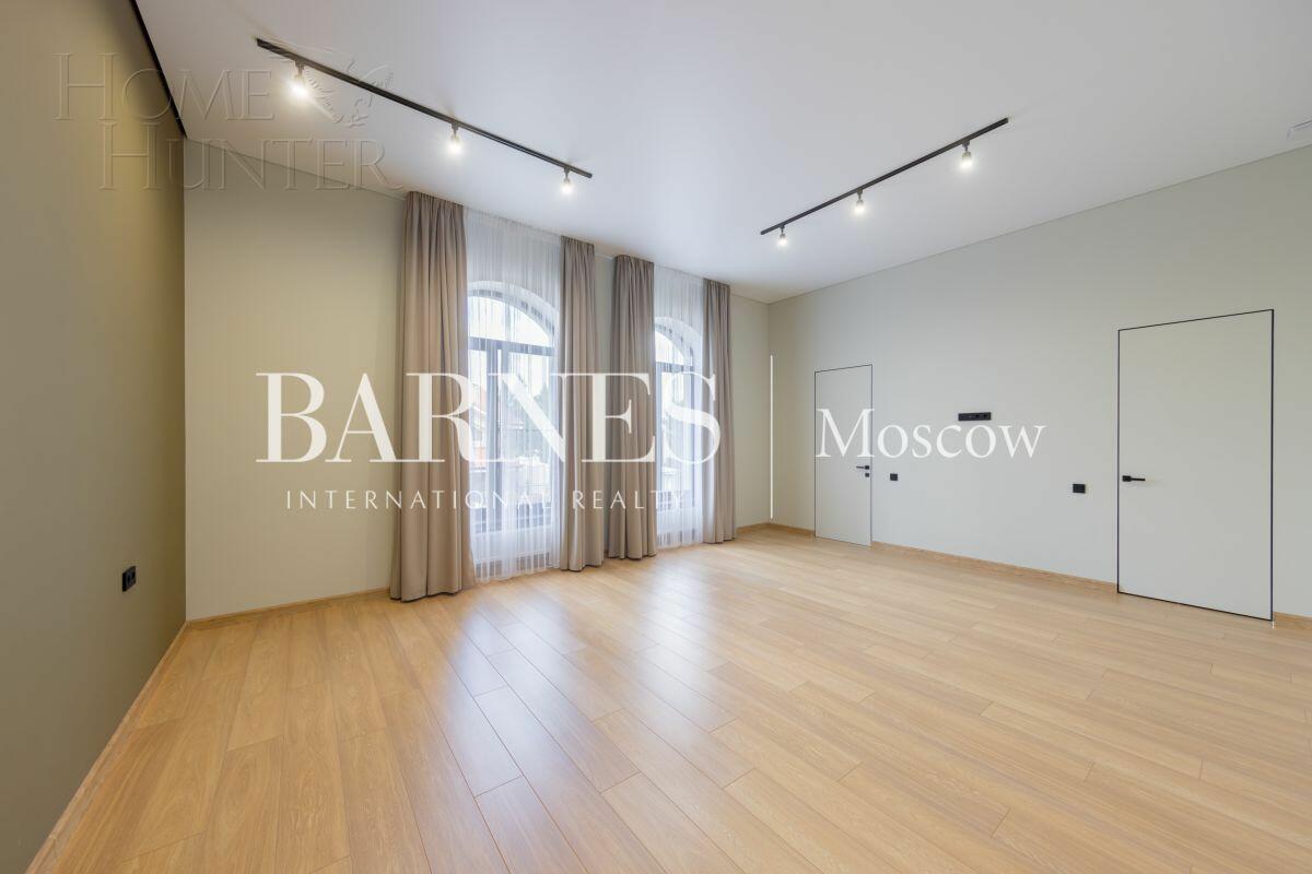 2-этажный коттедж 1 327 м² с отделкой