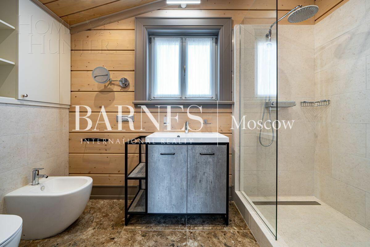 2-этажный коттедж 250 м² с отделкой