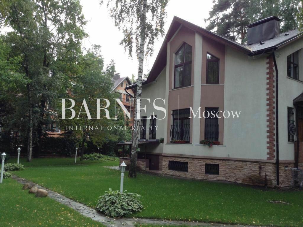 3-этажный коттедж 400 м² с отделкой