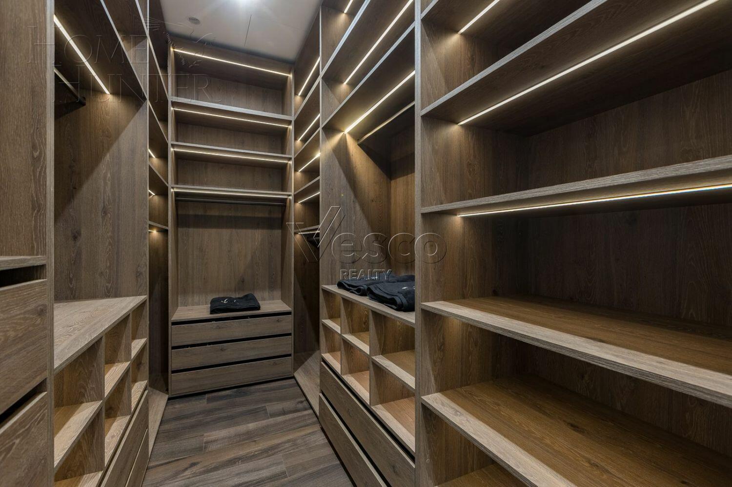 2-этажный коттедж 250 м² с отделкой