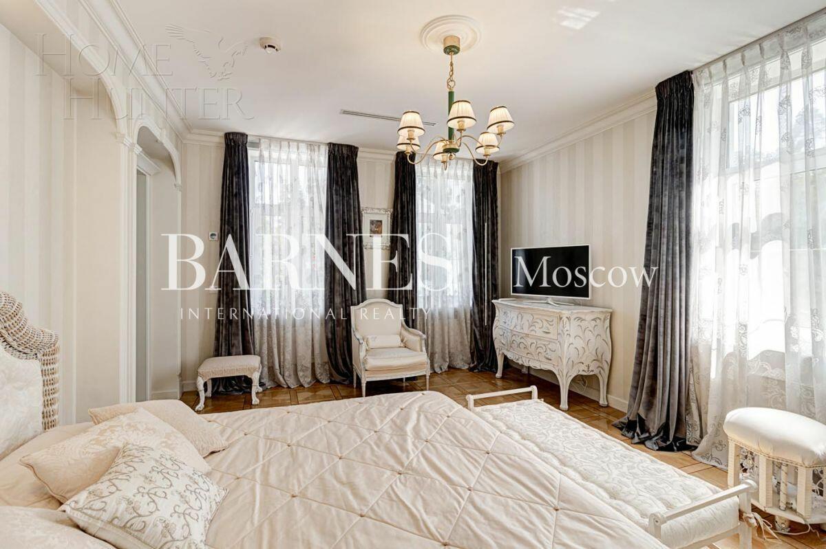 2-этажный коттедж 782.7 м² с отделкой