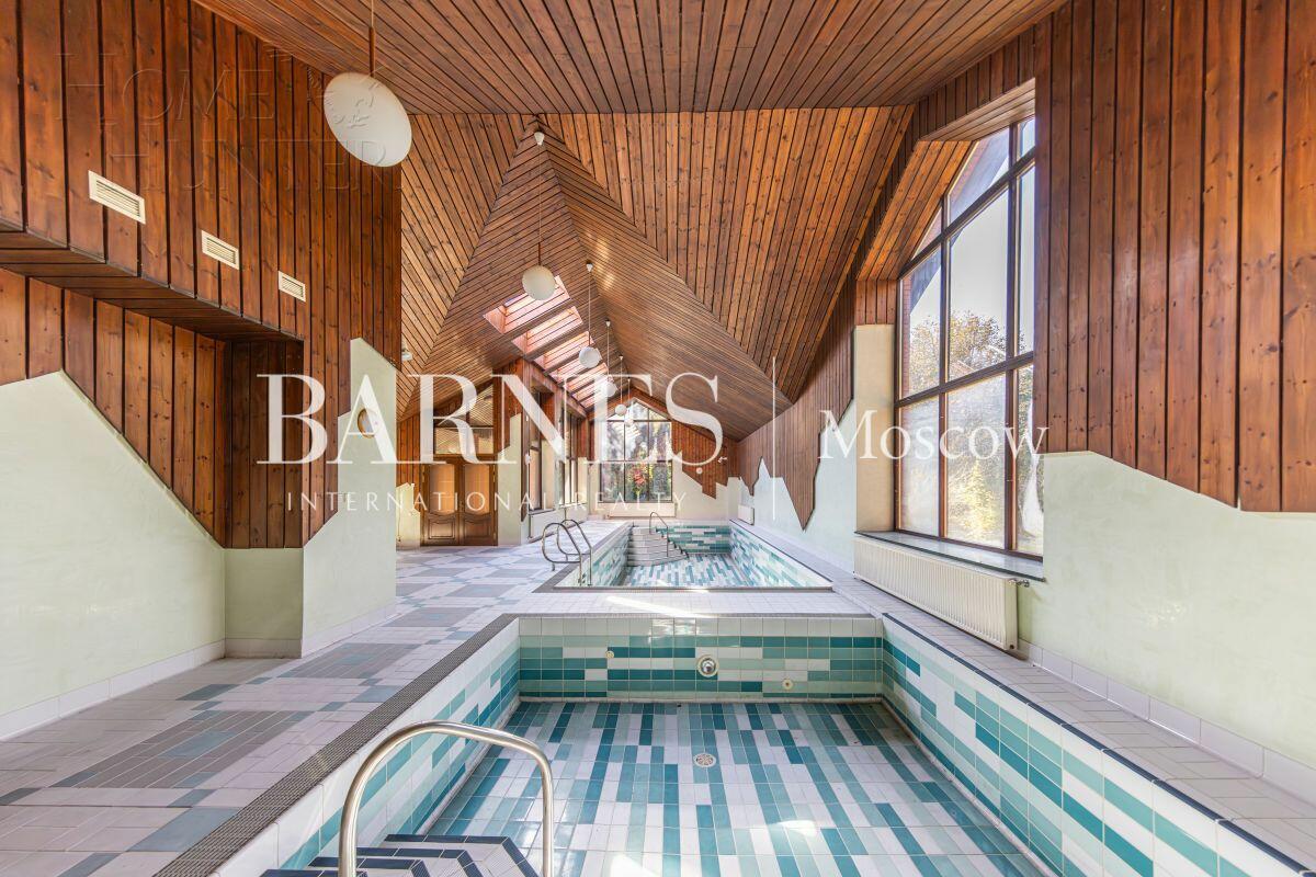 2-этажный коттедж 600 м² без отделки