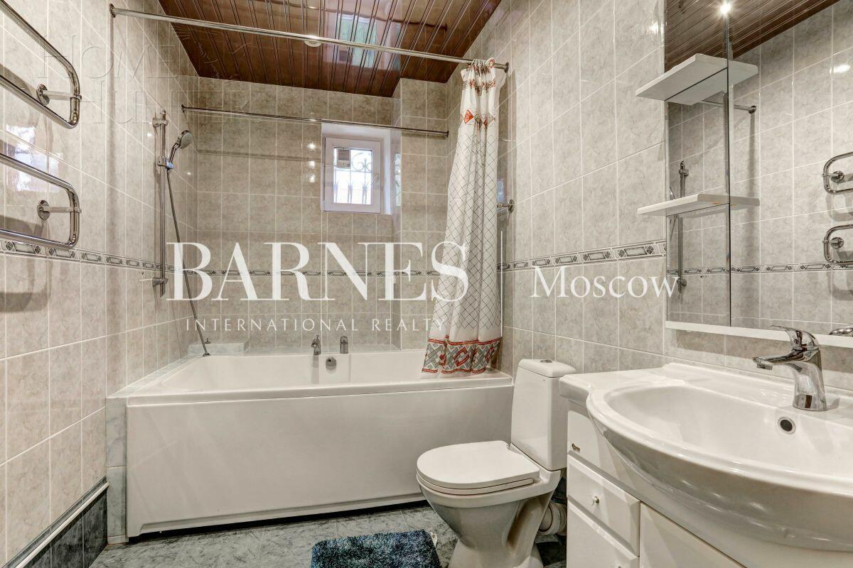 2-этажный коттедж 320 м² с отделкой