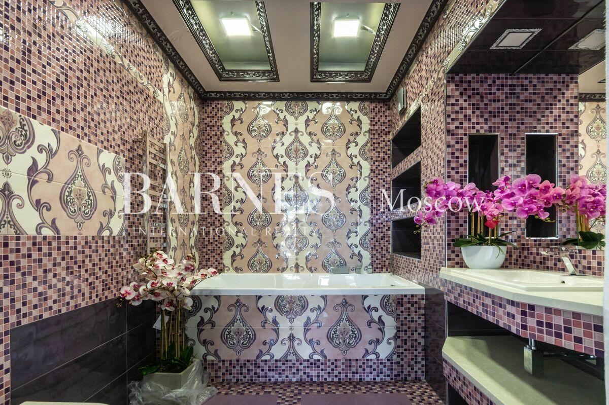 3-этажный коттедж 1 162 м² с отделкой