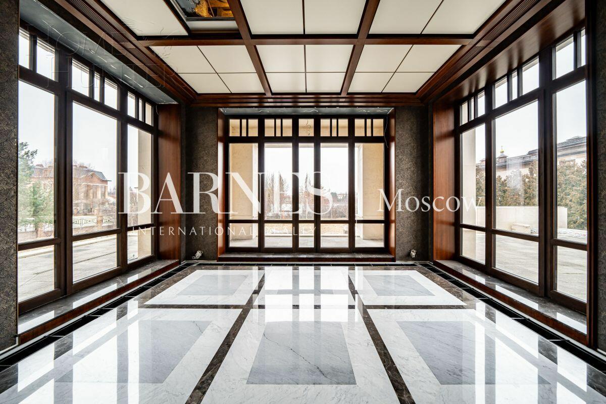 2-этажный коттедж 1 244 м² с отделкой