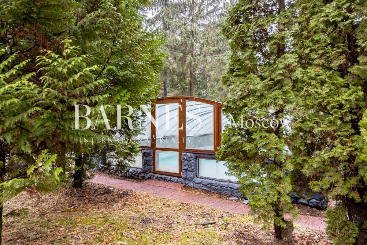 3-этажный коттедж 650 м² с отделкой