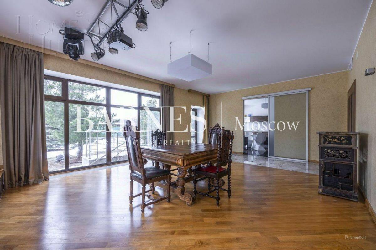 3-этажный коттедж 980 м² с отделкой